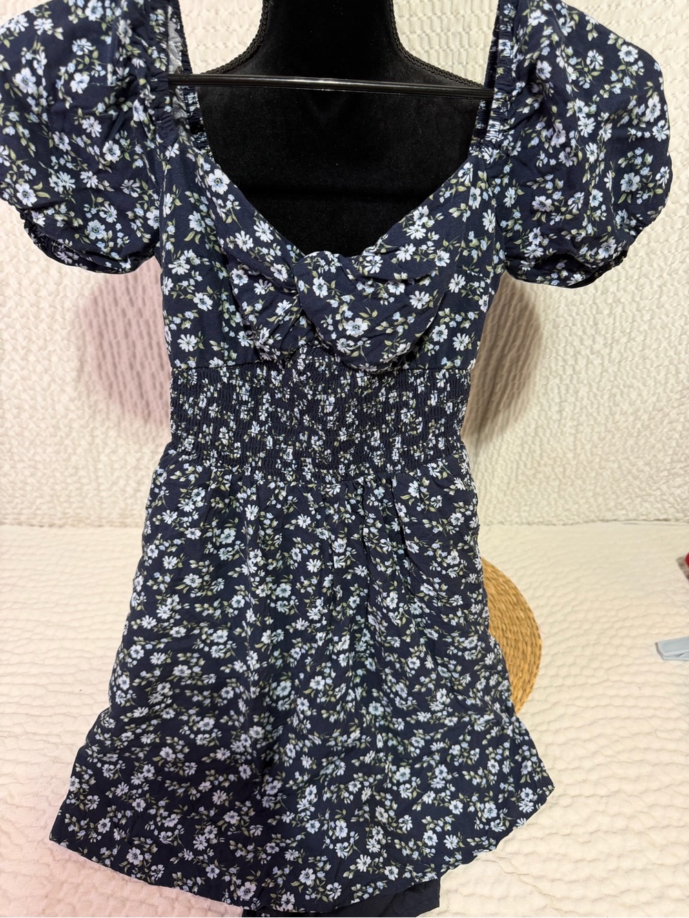 Women’s xs Navy Floral Smocked Puff Sleeve Dress